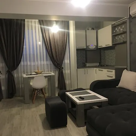 Arthemis Apartment *